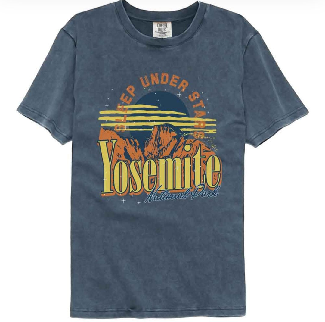 Navy graphic t-shirt with Yosemite National Park front print